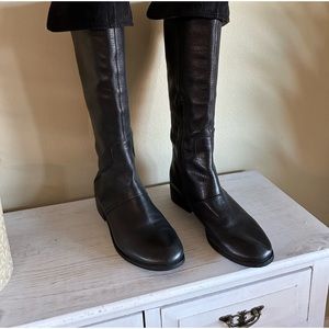 Knee high boots, size 10